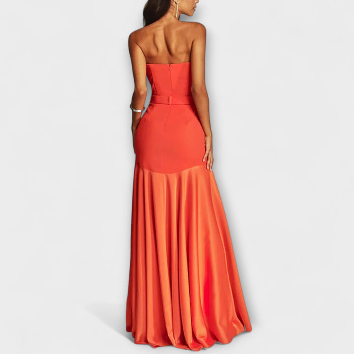 Vada - Schulterfreies Maxikleid mit V-Ausschnitt